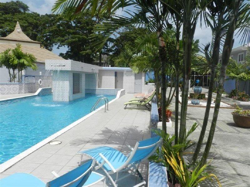 Chic - The Boutique Hotel And Conference Centre คราวน์พอยต์ ภายนอก รูปภาพ